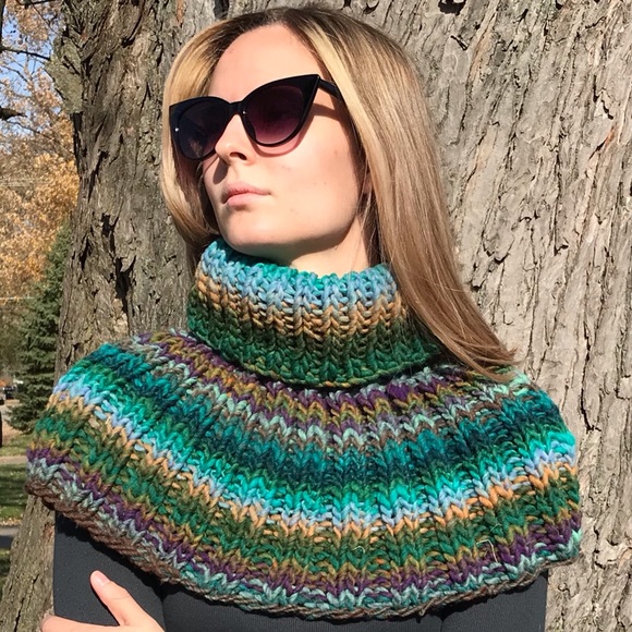 Handmade Turtleneck Infinity Style Caplet Shrug Shawl Scarf (K48-15H) - Picture 2 of 7